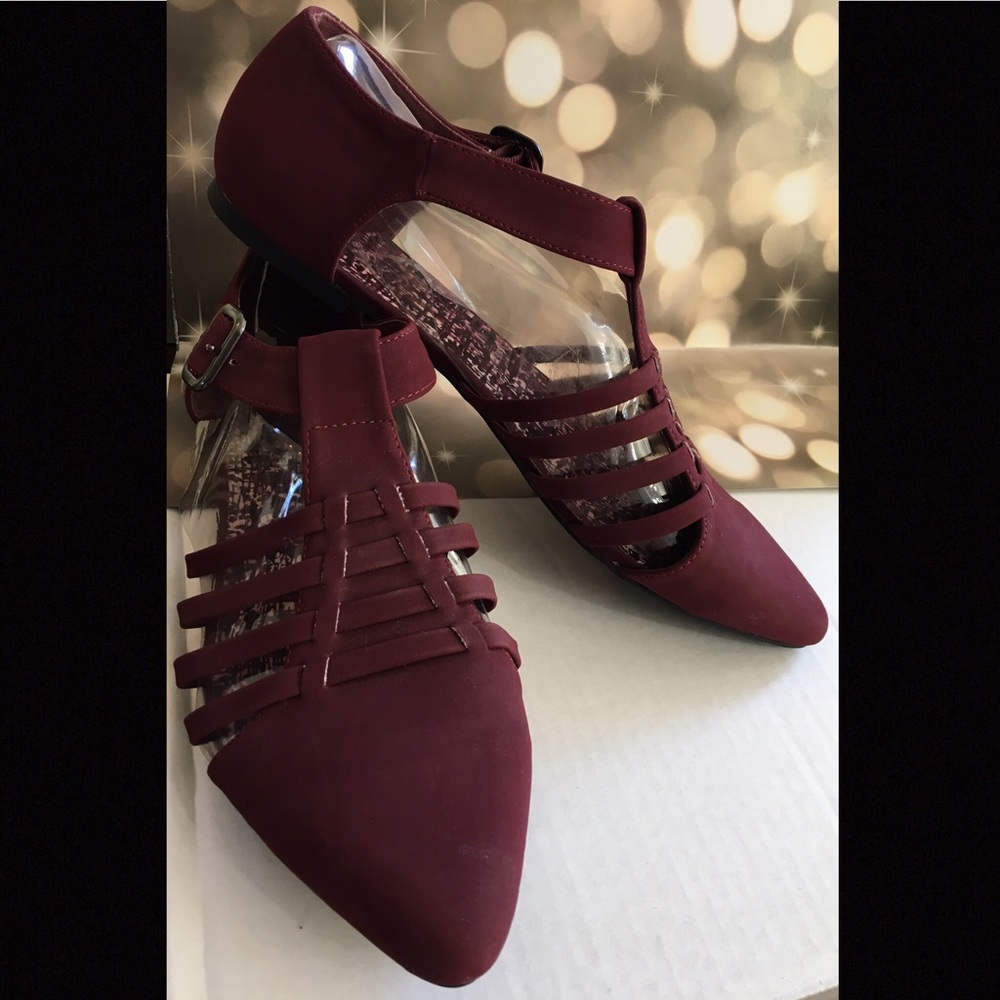 Qupid ModCloth Strappy Flats